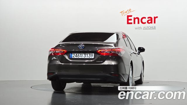 Toyota Camry 2023 — photo 4
