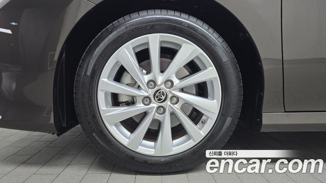 Toyota Camry 2023 — photo 5