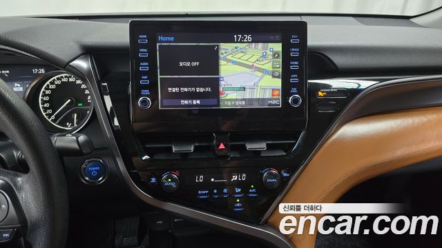 Toyota Camry 2023 — photo 19