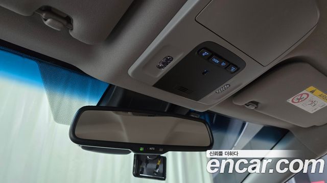 Toyota Camry 2023 — photo 25