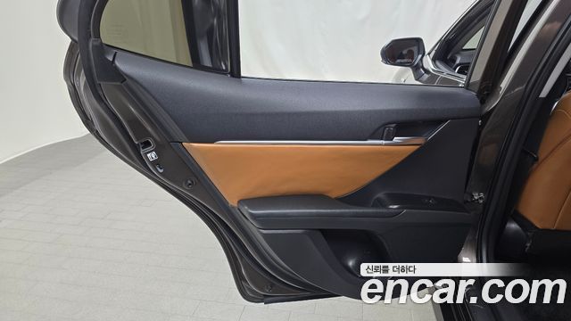 Toyota Camry 2023 — photo 15