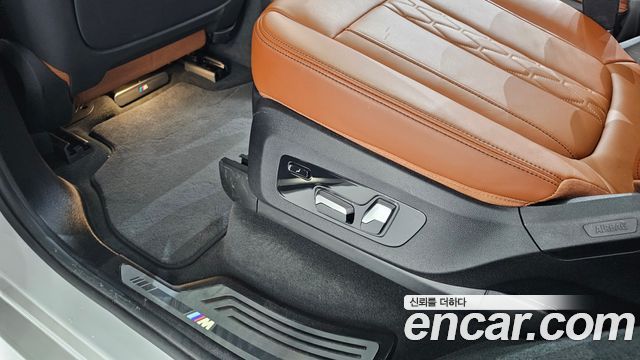 BMW X7 2021 — photo 24