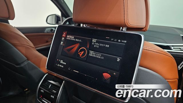 BMW X7 2021 — photo 36