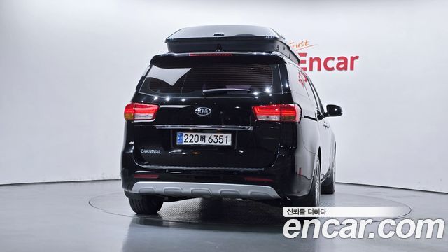 Kia Canival 2018 — photo 4