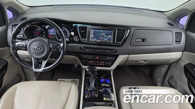 Kia Canival 2018 — photo 10