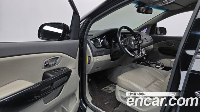 Kia Canival 2018 — photo 13