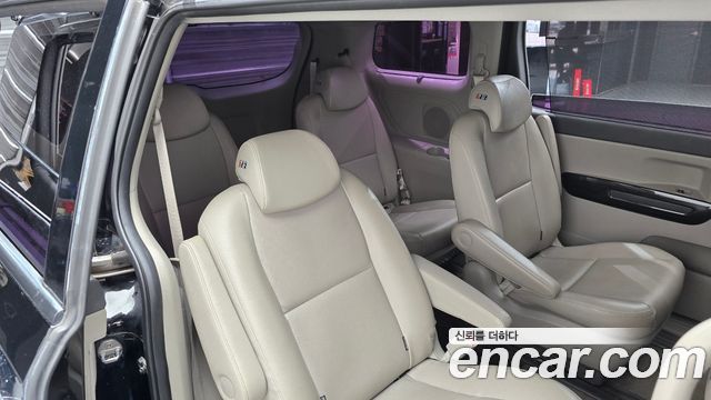 Kia Canival 2018 — photo 17