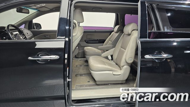 Kia Canival 2018 — photo 18