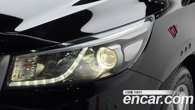 Kia Canival 2018 — photo 8