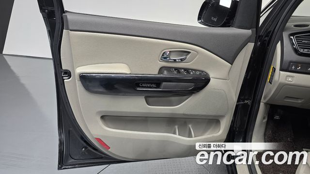 Kia Canival 2018 — photo 14