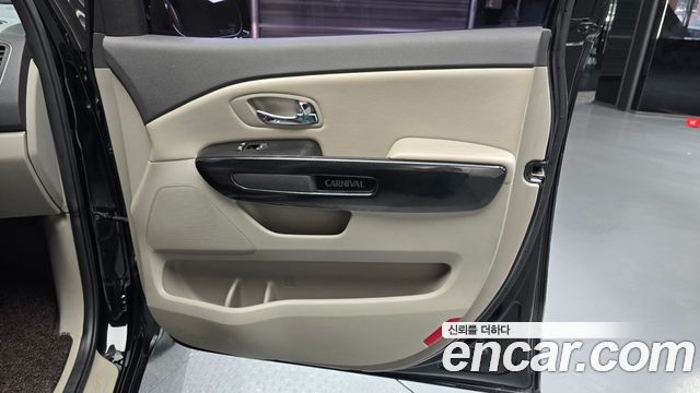 Kia Canival 2018 — photo 15