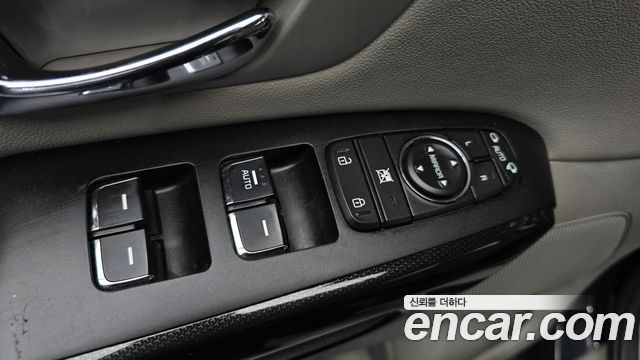 Kia Canival 2018 — photo 31