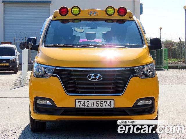 Hyundai Starex 2021 — photo 2