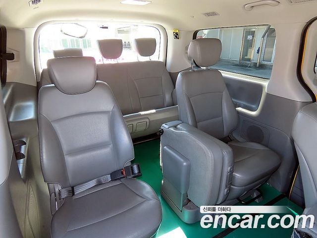Hyundai Starex 2021 — photo 9