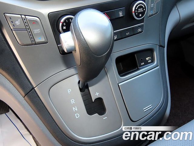 Hyundai Starex 2021 — photo 13