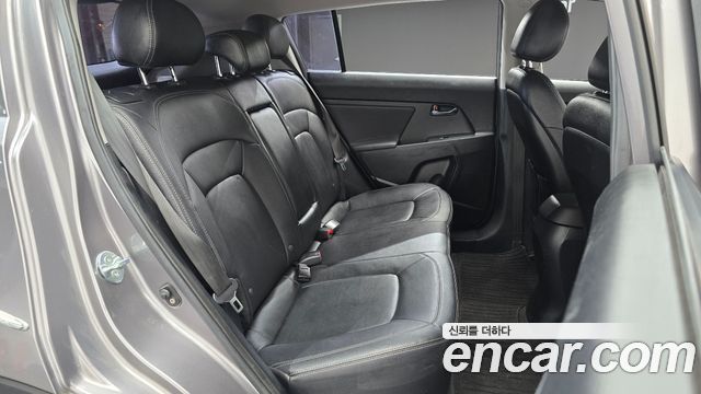 Kia Sportage 2012 — photo 11
