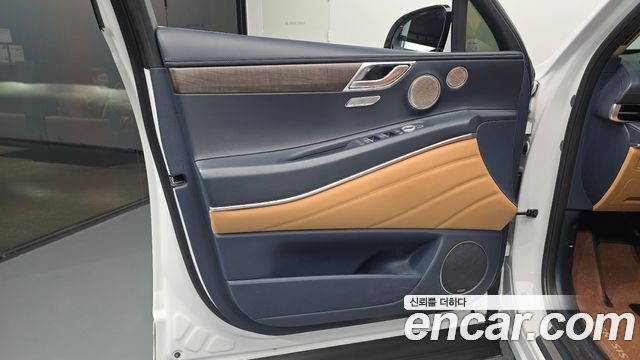 Genesis GV80 2023 — photo 14