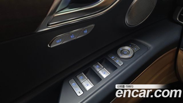 Genesis GV80 2023 — photo 32