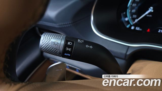 Genesis GV80 2023 — photo 33