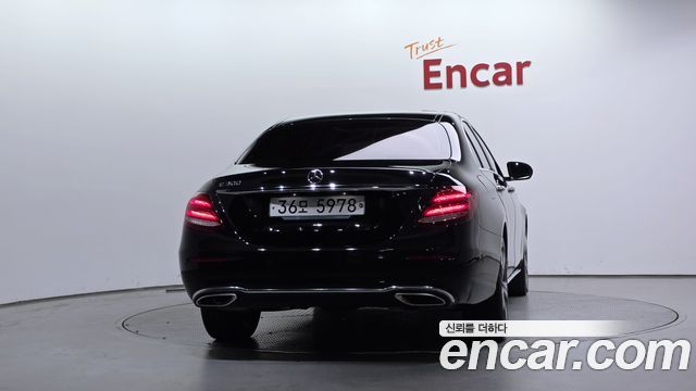 Mercedes-Benz E-Class 2019 — photo 4