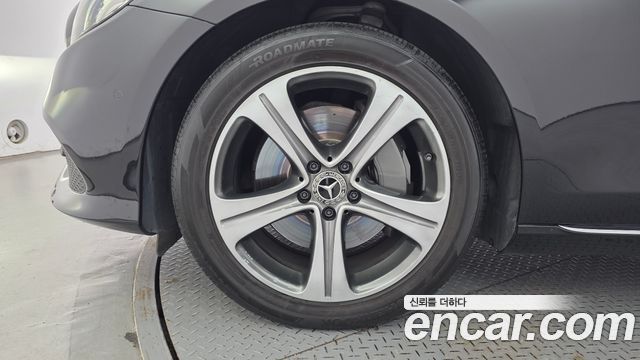 Mercedes-Benz E-Class 2019 — photo 5