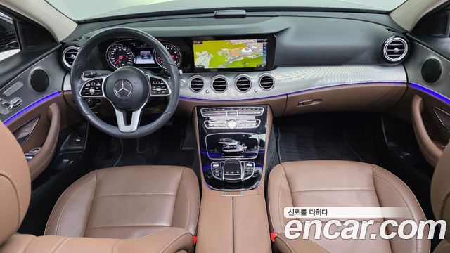 Mercedes-Benz E-Class 2019 — photo 10