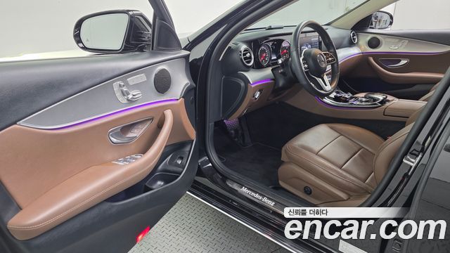 Mercedes-Benz E-Class 2019 — photo 13