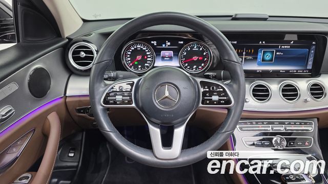 Mercedes-Benz E-Class 2019 — photo 19
