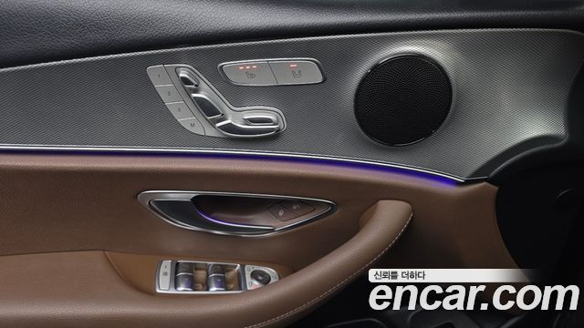 Mercedes-Benz E-Class 2019 — photo 25