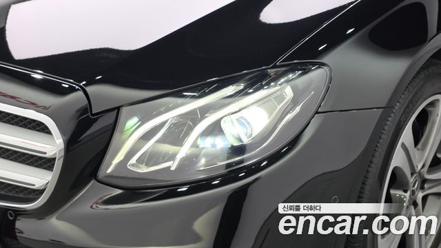 Mercedes-Benz E-Class 2019 — photo 8