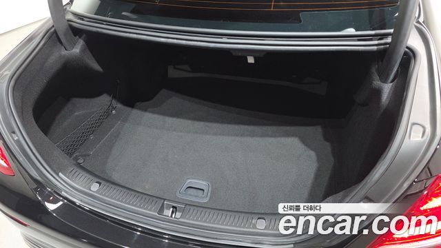Mercedes-Benz E-Class 2019 — photo 31