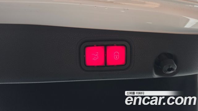 Mercedes-Benz E-Class 2018 — photo 23