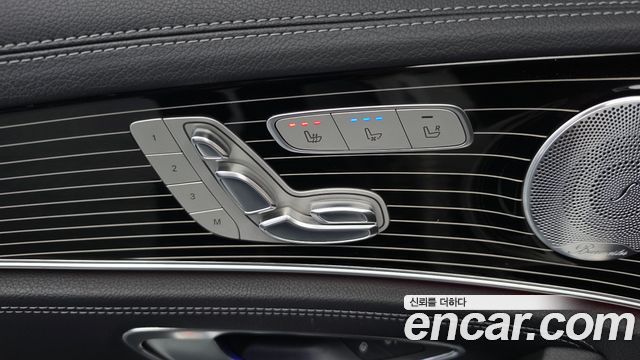 Mercedes-Benz E-Class 2018 — photo 29