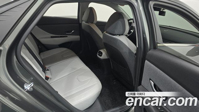 Hyundai AVANTE 2022 — photo 17