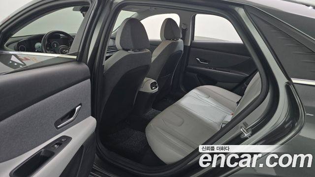 Hyundai AVANTE 2022 — photo 18