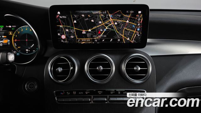 Mercedes-Benz GLC-Class 2021 — photo 19