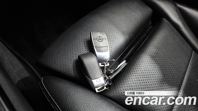 Mercedes-Benz GLC-Class 2021 — photo 22
