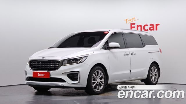 Kia Canival 2020 — photo 1