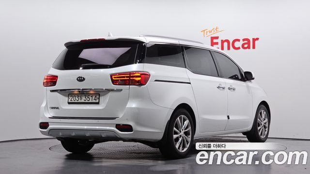 Kia Canival 2020 — photo 2