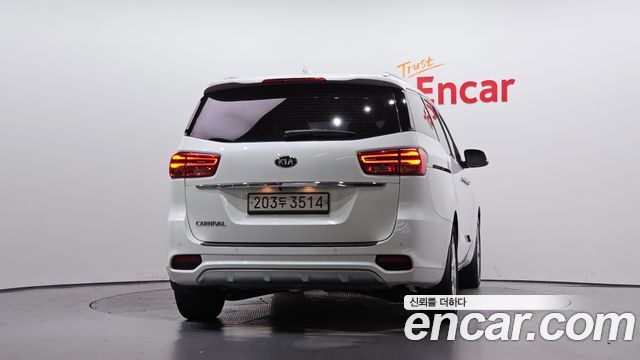 Kia Canival 2020 — photo 4