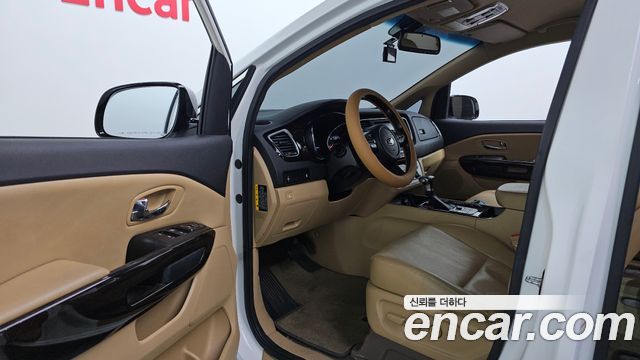 Kia Canival 2020 — photo 13