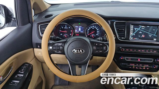 Kia Canival 2020 — photo 19