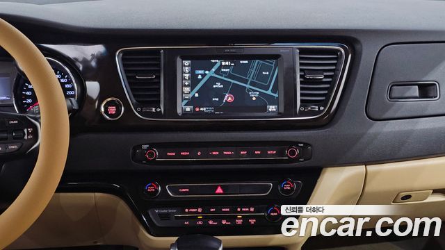Kia Canival 2020 — photo 20