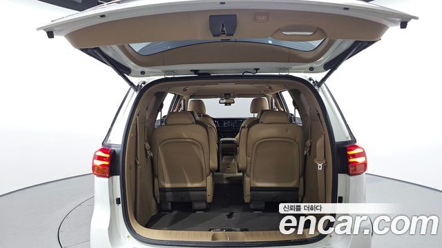 Kia Canival 2020 — photo 26
