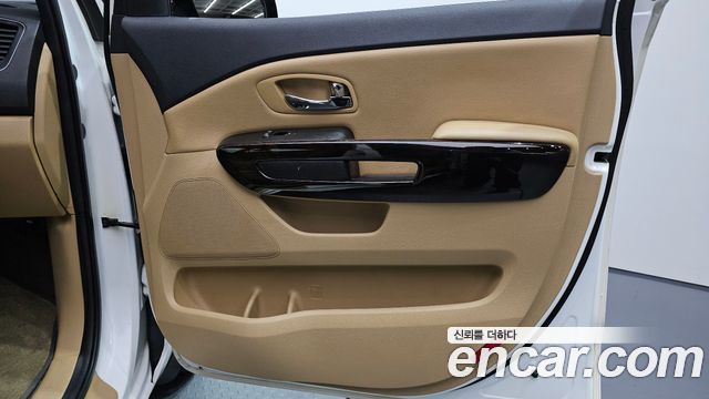 Kia Canival 2020 — photo 14