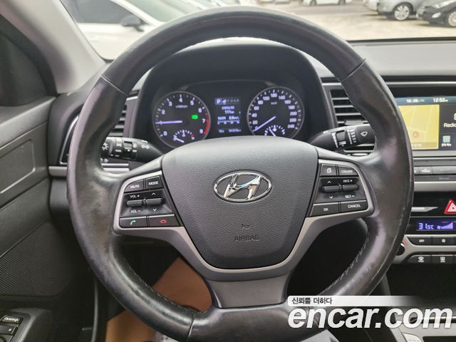 Hyundai AVANTE 2016 — photo 8