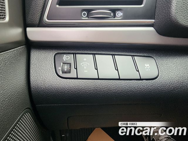Hyundai AVANTE 2016 — photo 9