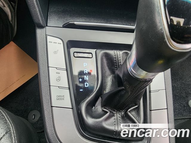 Hyundai AVANTE 2016 — photo 15