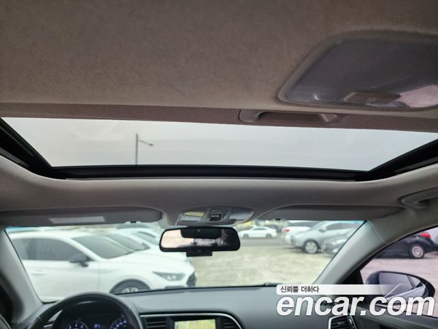 Hyundai AVANTE 2016 — photo 17