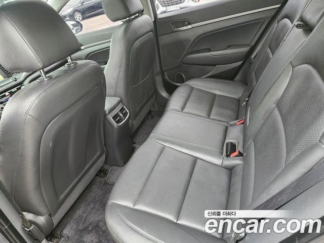 Hyundai AVANTE 2016 — photo 20